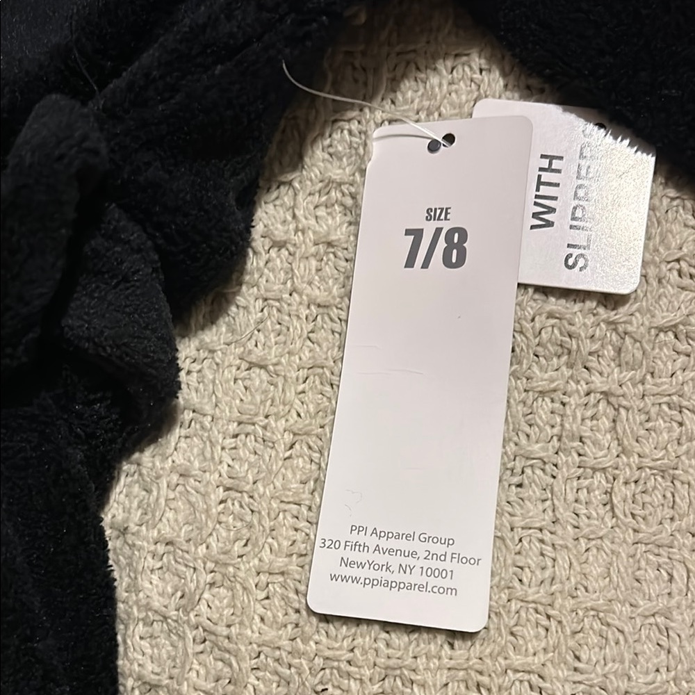 Soft, black kids bath robe and slippers set. New with tags by Sleep & Co Kids - Picture 3 of 6